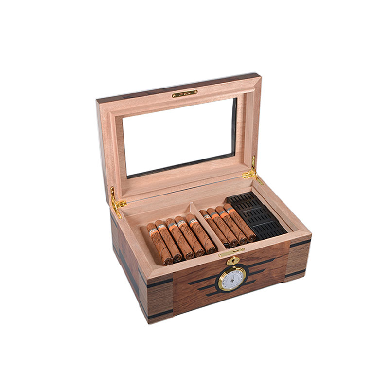 Large capacity Highly airtight Cedar wood Cigar Box For Sale