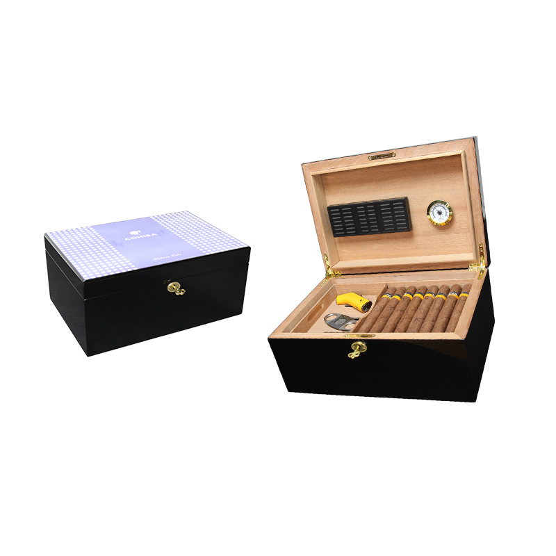 Piano Lacquer 100 Counts Large Cedar Wood Cigarette Humidor